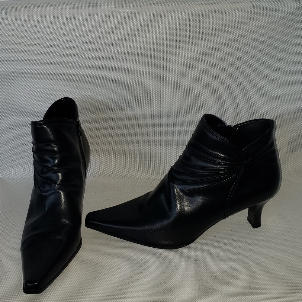 Boots - Picture 11 of 16